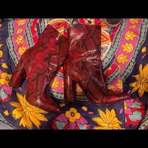 Red snake skin man made vegan 🌱 boots super cute look like real